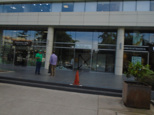 Oportunidad ! Local De 97,57 M2 - Tranqueras- Av Las Condes