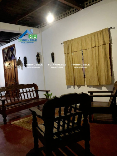 Imagen 2 de 10 de Se Vende Espaciosa Casa En Playa Verde