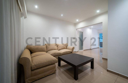 Venta Ph 3 Ambientes Con Patio Y Cochera/local En Zona Residencial De Lomas De Zamora.