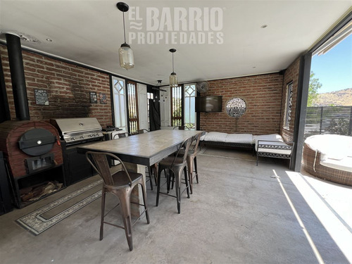 Casa En Venta De 4 Dorm. En Colina