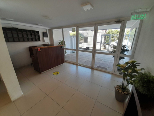 Como Nuevo, 2 Dormitorios, 2 Baños (96872)