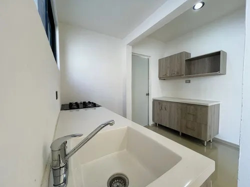 Casa En Venta En Ciudad Caucel Remodelada Con 2 Habitaciones Y 2 Baños