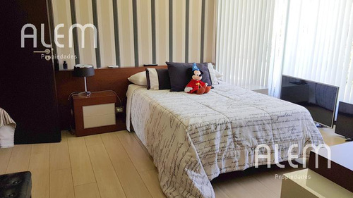 Casa En Venta En St. Thomas Canning | Triple Lote