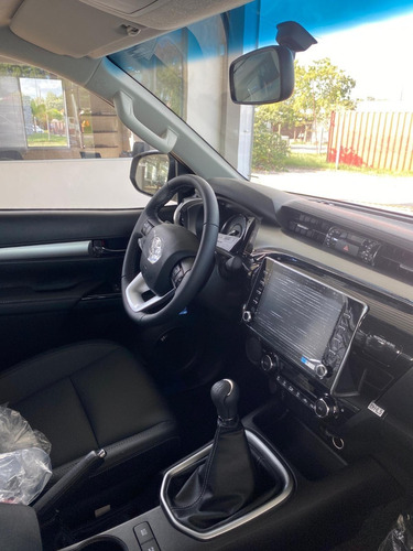 Toyota Hilux Srv 4x2 Nafta 2021