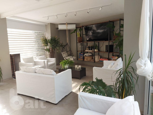 Imagen 8 de 21 de Venta Casa En Housing En Villa Warcalde 3 Dormitorios, Pileta.
