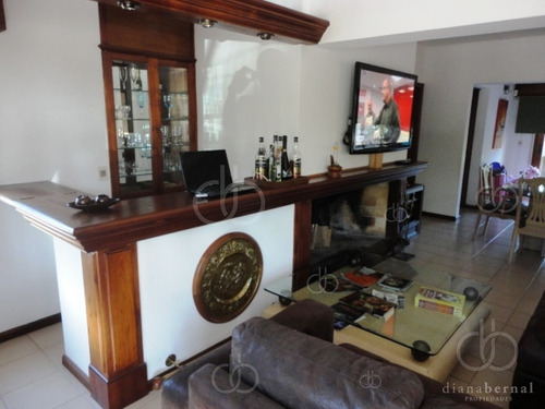 Imagen 6 de 25 de Mansa A Metros Del Mar, Chalet De 5 Dormitorios, 3 Baños Y Piscina Climatizada.- Ref: 54487