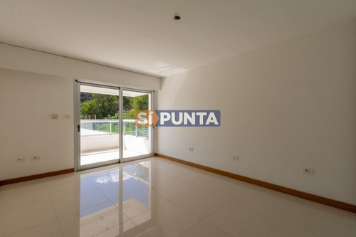 Imagen 10 de 24 de Apartamento A La Venta En Playa Brava