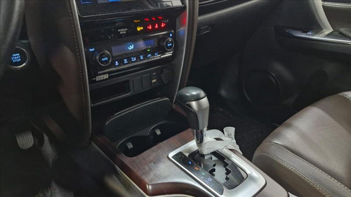 Toyota Hilux SW4 2.7 Srv 7 Lugares 4x2 16v Flex 4p Automático