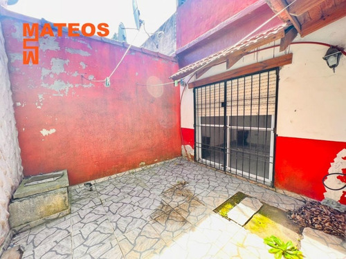 Local Adaptado Como Departamento Sobre Calle 2 2 E/ 56 Y 57