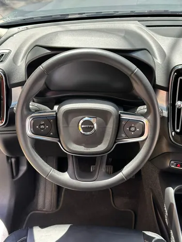 Volvo XC40 T4 MOMENTUM 2.0 AT