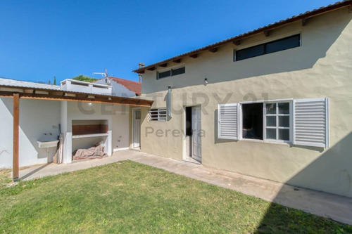 Imagen 16 de 17 de 481 Entre 25 Y 26. Casa Con 4 Dormitorios En Venta, City Bell.-