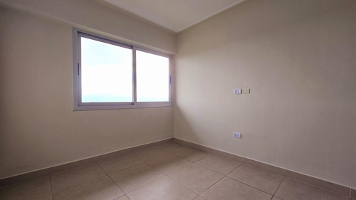 Alquiler! Departamento De Categoría Tipo Dúplex De 2 Dormitorios En Lavalle Al 1100, Barrio Sur
