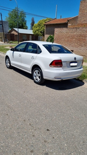Imagen 4 de 12 de Volkswagen Polo 2016 1.6 Comfortline Tiptronic