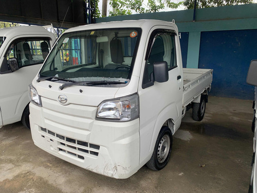 Imagen 3 de 9 de Daihatsu Hijet 2019 Japonés