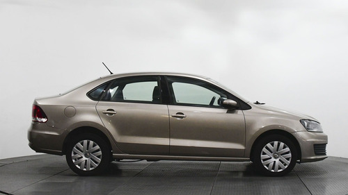 Imagen 6 de 15 de Volkswagen Vento 2018 1.6 Starline Mt