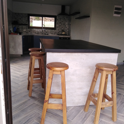 Imagen 11 de 28 de Vendo Hermosa Casa A Estrenar Con Mobiliario Nuevo. A 8 Cuadras Del Hotel Colon En Cerro De La Gloria Con Vista Panorámica A Los Cerros Y A La Rambla De Los Argentinos.