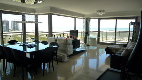 Apartamento En Brava, 3 Dormitorios *- Ref: 1291