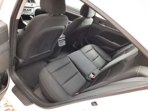 Imagen 15 de 15 de Hyundai Elantra 2018 2.0 Gls Premium At