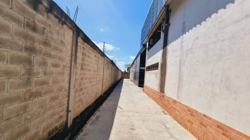 Imagen 6 de 15 de Johanna Castillo Vende 04145951217 Galpon En Guacara