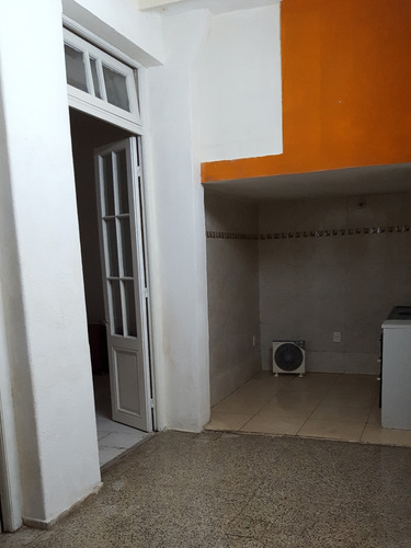 Venta Apto 47 M2 / 2 Dorm / Reciclado / Sin Gastos Comunes / La Comercial / Oportunidad