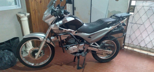 Imagen 1 de 14 de Honda Falcon 400