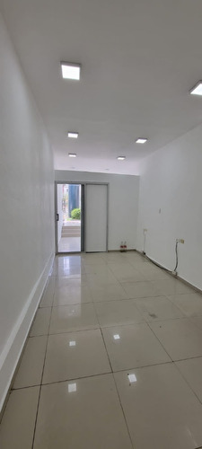 Imagen 2 de 8 de Local Comercial Los Restauradores/us$800