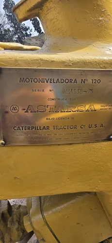 Motononiveladora Caterpillar
