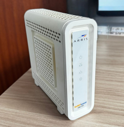 Modem Arris Surfboard Sb6190 Importado Dos Eua Alta Velocidade Até 800 Mbps Branco (Usado)