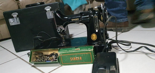 Antigua Maquina De Coser 1945