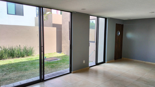 Casa En Renta En Zibata Queretaro