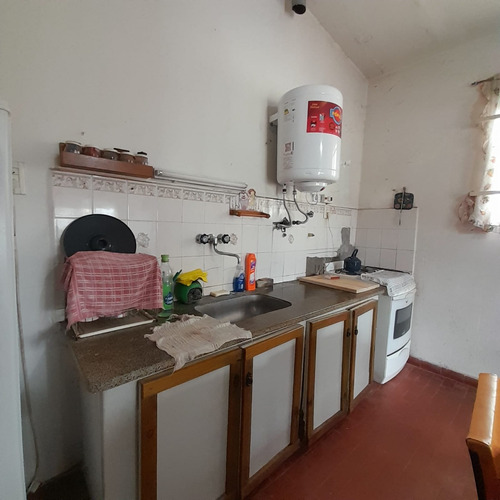 Casa 3 Amb C/ Cochera + Galpon C/ Baño F. 7709