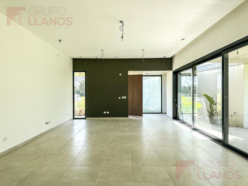 Venta De Casa A Estrenar Con 3 Dormitorios Con Vista Al Golf En Everlinks