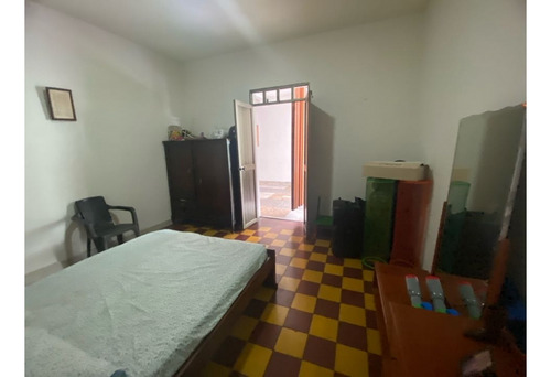 Se Vende - Permuta Casa Amplia De Una Planta Barrio Obrero Palmira