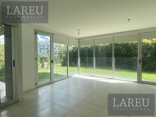 Departamento Con Jardin De 2 Dormitorios En Venta En Vilahaus, Pilar