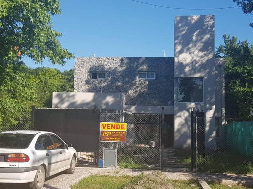 Imagen 1 de 16 de Venta De Casa 4 Ambientes A Estrenar