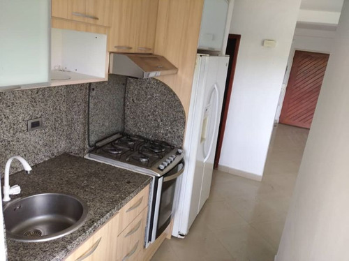 Apartamento En Naguanagua. Residencia Virgen Morena. Ata-1336