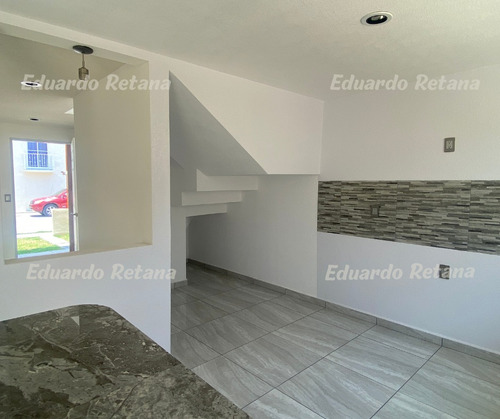 Amplia Casa En Pachuca, 132 M² De Construcción Y Vestidor En Recámara Principal