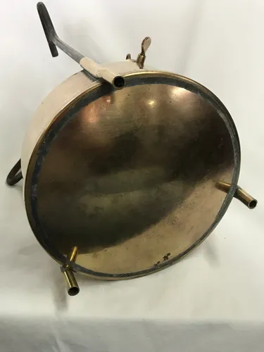 Estufa Marca Fama Decorativa En Bronce Marcada Fama 836 (Usado)