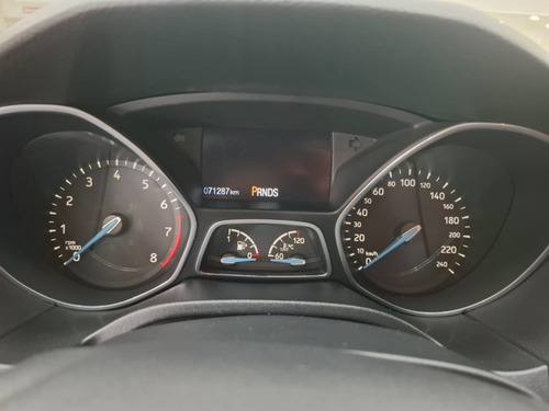 Ford Focus 2.0 SE PLUS 16V FLEX 4P POWERSHIFT