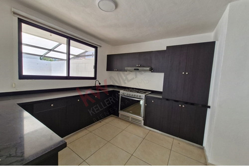Casa En Venta En Los Cántaros Con Roof Garden En Privada Con Alberca Y Plapa