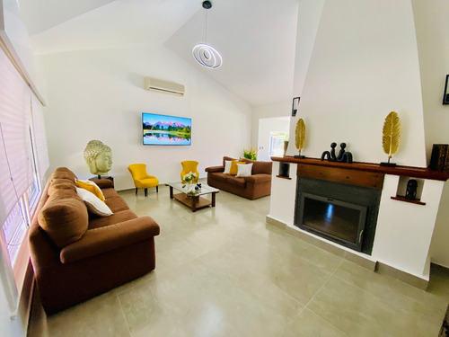 Casa Con Piscina Climatizada