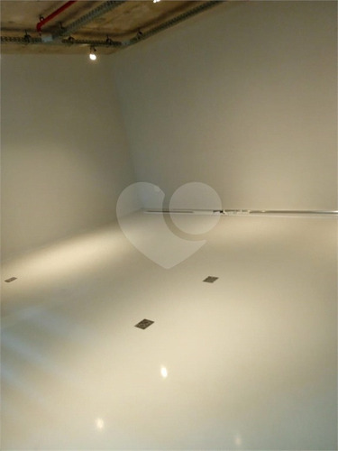 Imagem 7 de 15 de Sala Comercial E 1 Banheiro Para Locação, 33 M², Moema - Sp - Reo656664