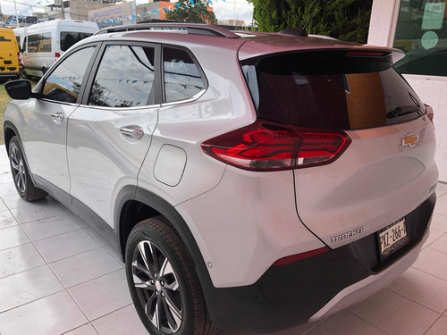 Imagen 6 de 15 de Chevrolet Tracker Paquete D 2021 Plata