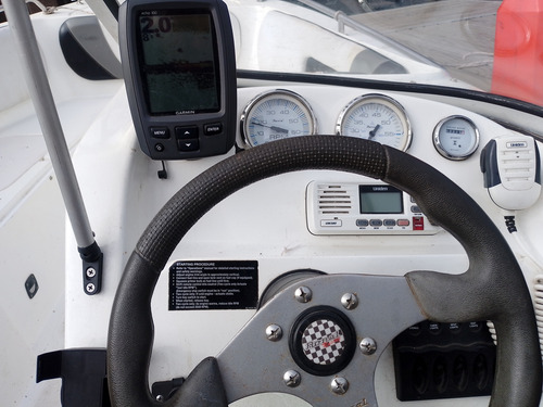 Lancha Trakker , Eslora 5,20 , Manga 2 M.con Mercury 75 Hp.