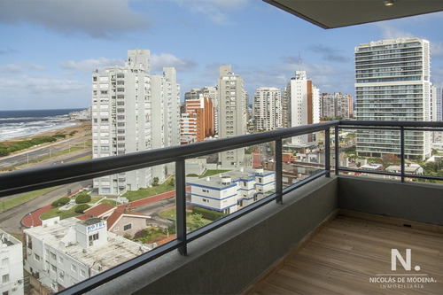 Departamento En Venta A Estrenar,  Próximo Al Mar Y La Peninsula. Punta Del Este.