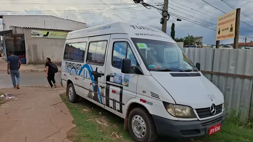 Aluguel Van Brasília Com Condutor 15 Ocupantes + Bagagens