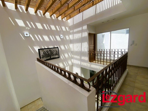Presentamos Bonita Casa Con Moderno Y Elegante Diseño Con Comodidades Que Le Encantaran