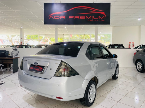 Imagem 3 de 12 de Ford Fiesta 1.6 Mpi Class Sedan 8v 2012