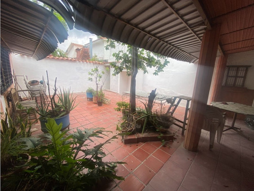 Casa En Venta Trigal Centro De 2 Niveles Calle Cerrada Cb-8062501