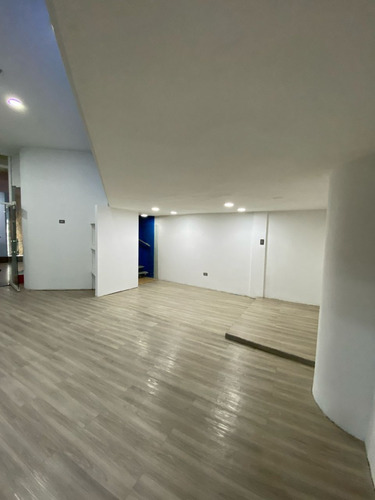Josseyris Jimenez Alquila Local Comercial En Valles De Camoruco Cc Mediterraneo Plaza